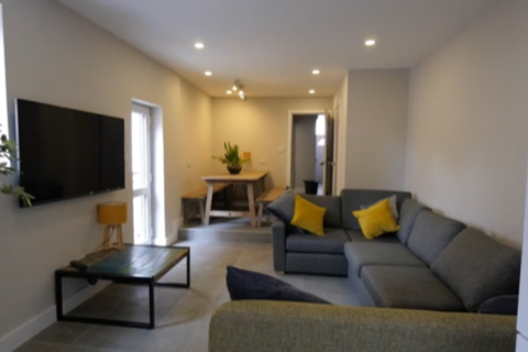 Edenhall Avenue, Manchester M19