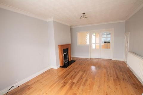 3 bedroom terraced house to rent, Sibelius Road, HU4