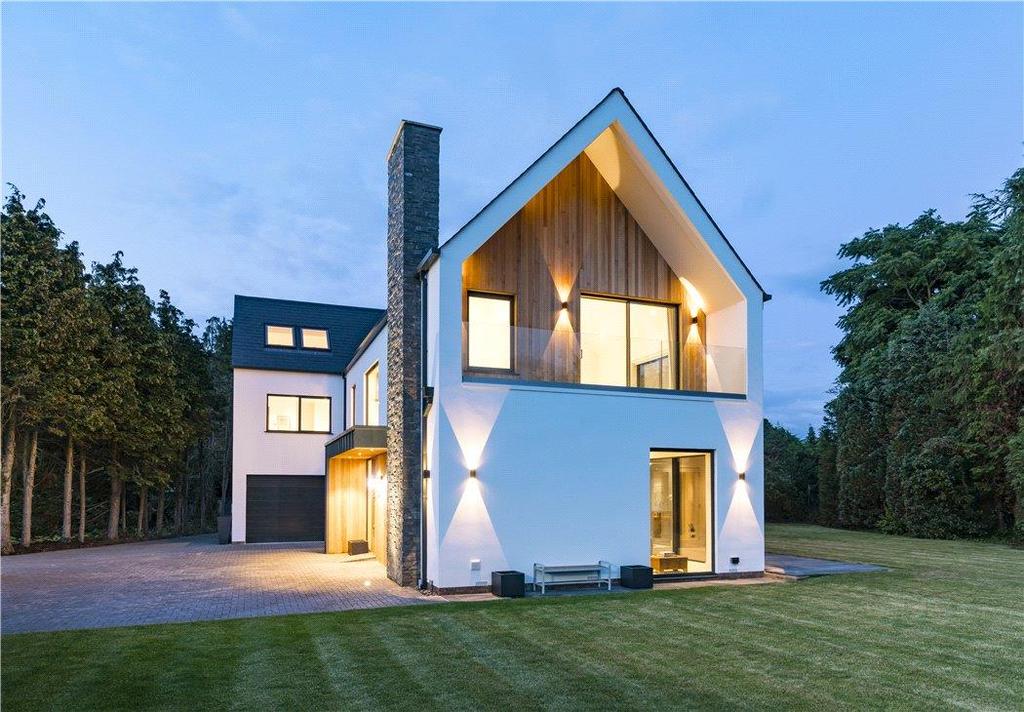 The Paddocks, Weybridge, Surrey, KT13 5 bed detached house £2,650,000