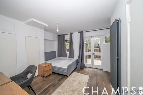 Studio to rent - Ironmongers Place, London E14