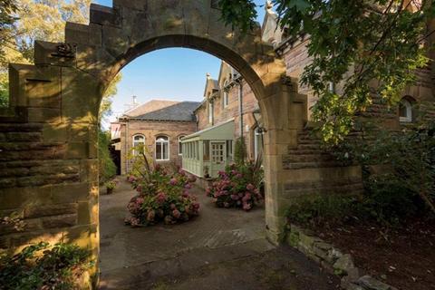 5 bedroom semi-detached house to rent, Kingston Avenue, Liberton, Edinburgh, EH16