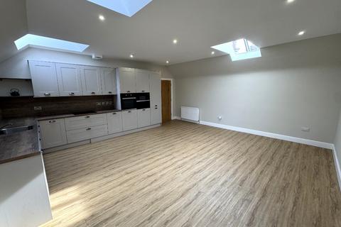 5 bedroom semi-detached house to rent, Kingston Avenue, Liberton, Edinburgh, EH16