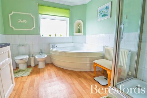 33 Grove Road, Tiptree, Colchester, CO5 0JL