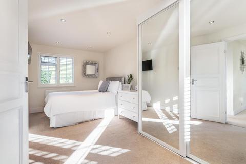 29 Burleigh Park, Cobham, KT11 2DU