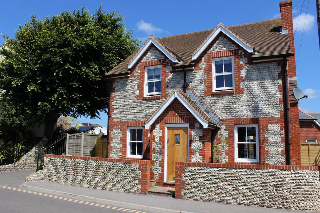 East Street, Selsey 4 bed detached house £480,000