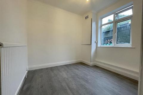 2 bedroom apartment to rent, Everton Drive, Stanmore