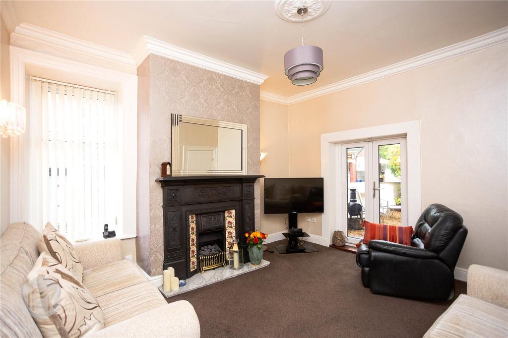 Market Street, Tottington, Bury, BL8 4 bed semidetached house £225,000