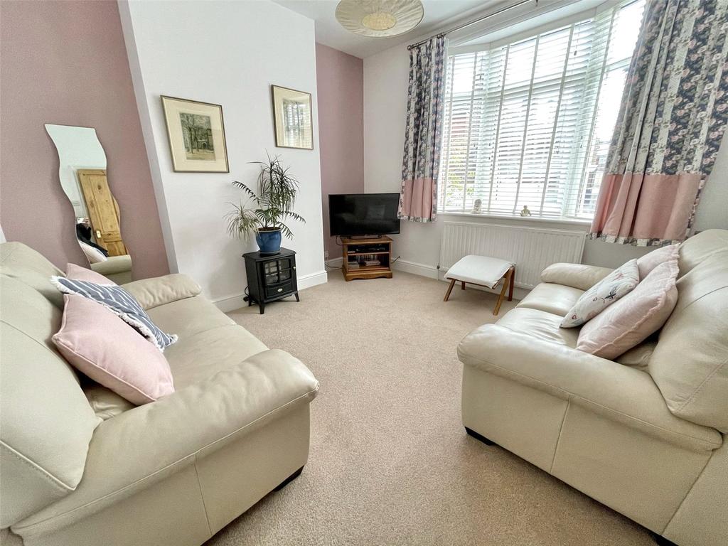 St Road, Eastbourne, BN22 2 bed terraced house £300,000