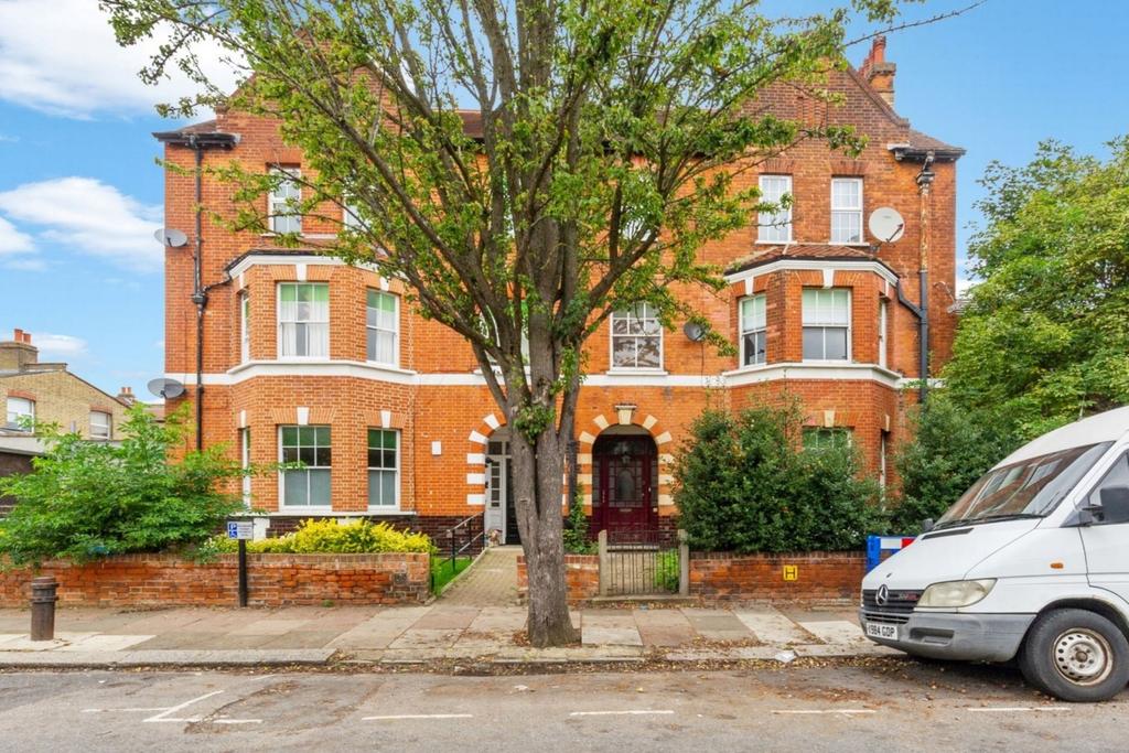 Shakespeare Road, Hanwell, W7 2 bed apartment £450,000