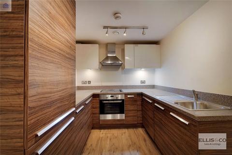 2 bedroom apartment to rent, The Green, Southall, UB2