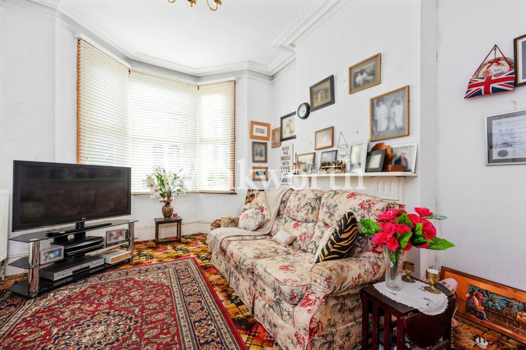 Effingham Road, London, N8 3 bed house £750,000