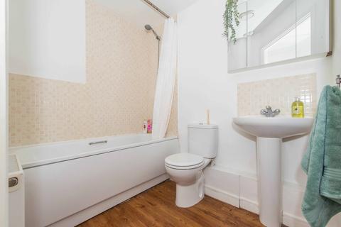 63 Heron Way, Wallington, SM6 9DX