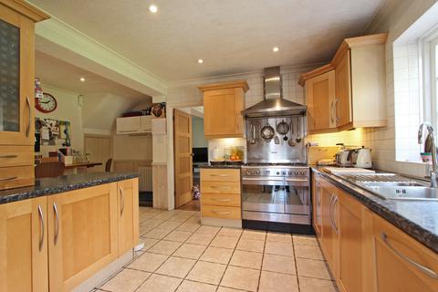 Dellside Drive Spur, Kingswood, Tadworth, KT20 6LR