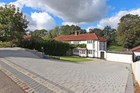 Dellside Drive Spur, Kingswood, Tadworth, KT20 6LR