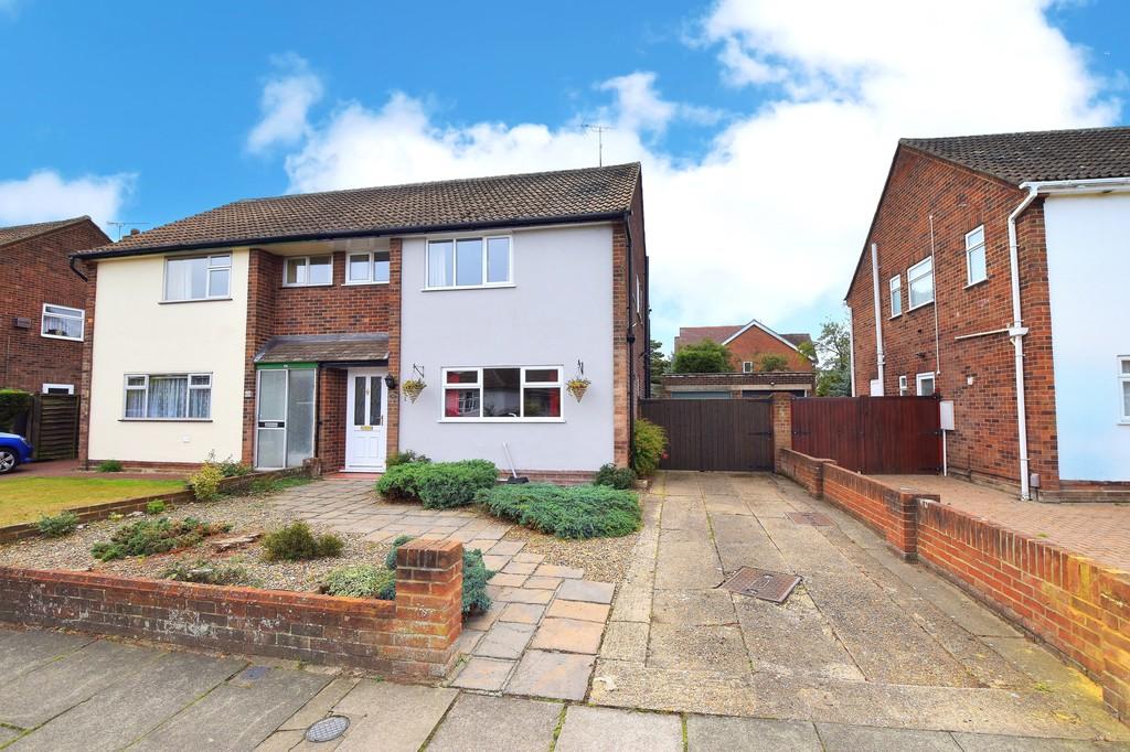 Sunningdale Avenue, Ipswich IP4 5SH 3 bed semidetached house £325,000