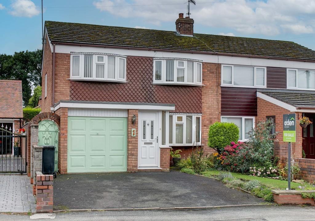 Feckenham Road, Astwood Bank, B96 6DS 3 bed semidetached house £270,000