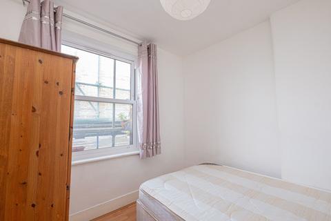 2 bedroom apartment to rent - Tottenham Lane, Crouch End, London, N8