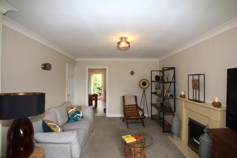 undefined, Barnaby Chase, Clutton