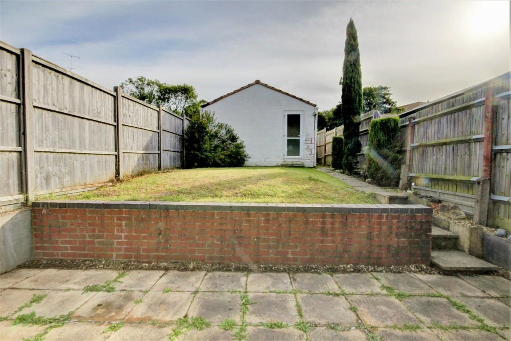 Hipswell Highway, Coventry 3 bed terraced house £900 pcm (£208 pw)