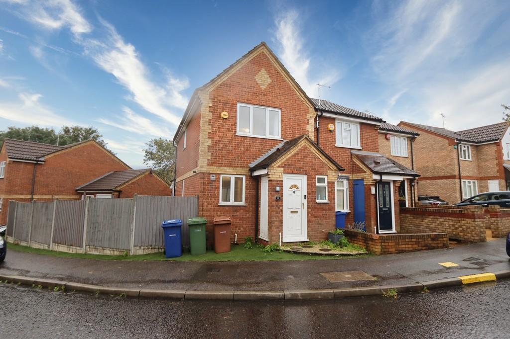 St Michaels Close, Aveley, RM15 2 bed end of terrace house £325,000