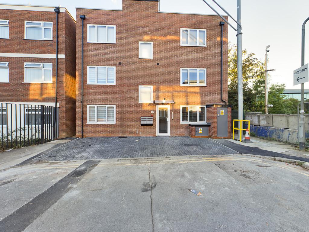 The Runway, Ruislip Studio £995 pcm (£230 pw)