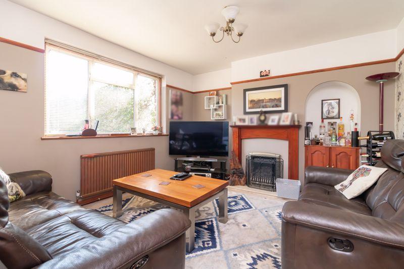 Tylers Close, Godstone 2 bed semidetached house £400,000