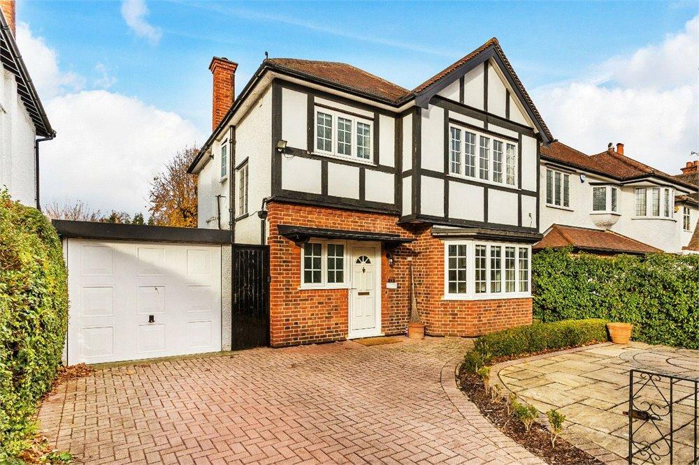 Garrick Close, Hersham... 3 bed detached house £1,000,000
