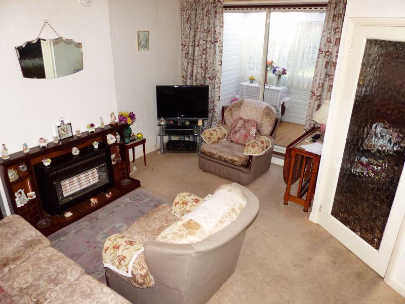 Aylesbury Crescent, Kingstanding, Birmingham B44 0DT 3 bed end of