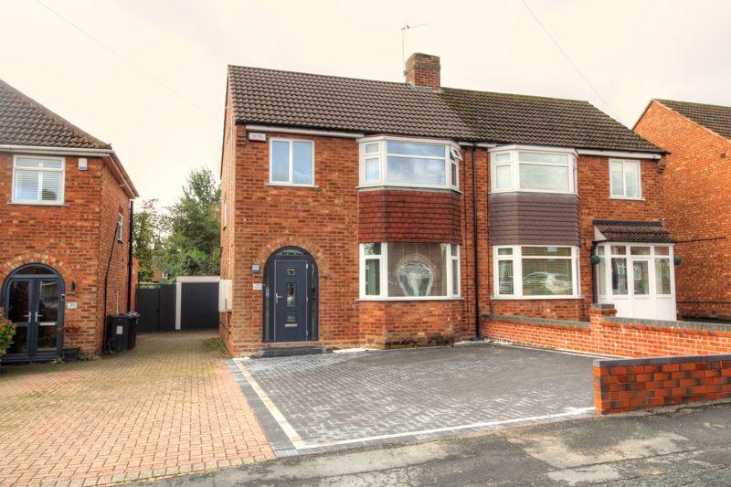Wimbourne Road, Sutton Coldfield, B76... 3 bed semidetached house £