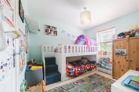 28 Dowland Close, Swindon, SN25 2GD