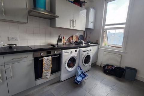 Property to rent, Elmhurst Road, Tottenham  N17