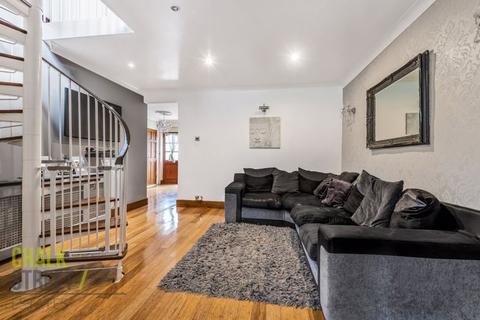 147 Warren Drive, Hornchurch, RM12 4QU