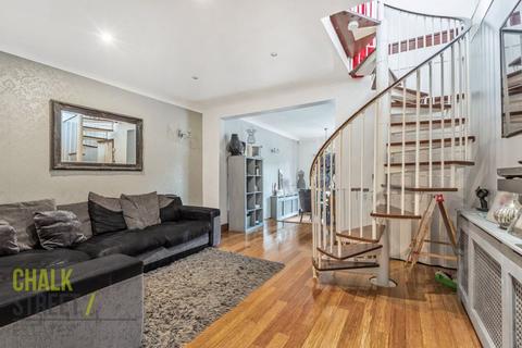 147 Warren Drive, Hornchurch, RM12 4QU