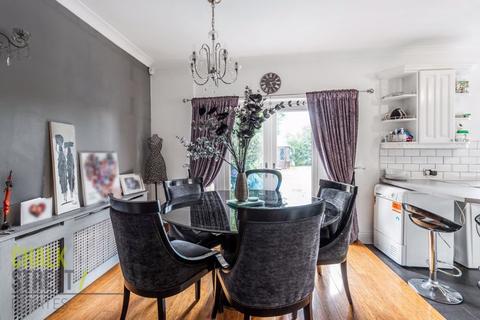 147 Warren Drive, Hornchurch, RM12 4QU