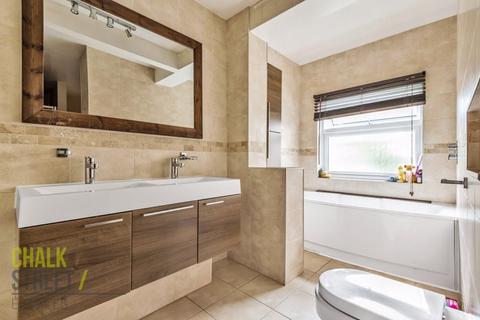 147 Warren Drive, Hornchurch, RM12 4QU