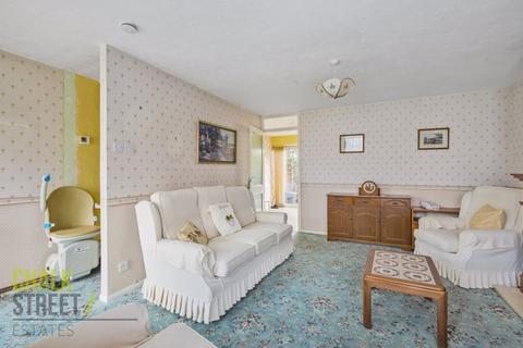 6 Cormorant Walk, Hornchurch, RM12 5HF