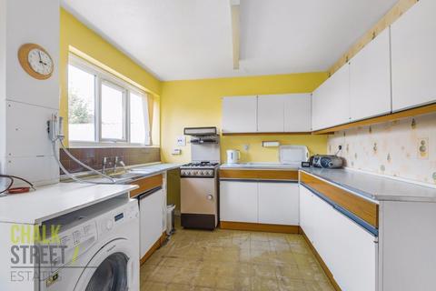 6 Cormorant Walk, Hornchurch, RM12 5HF