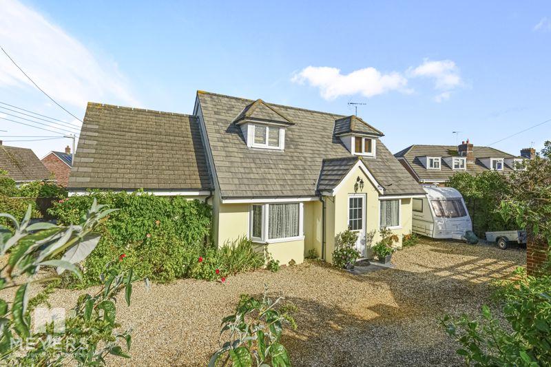 Dorchester Road, Wool, BH20 4 bed detached bungalow £525,000