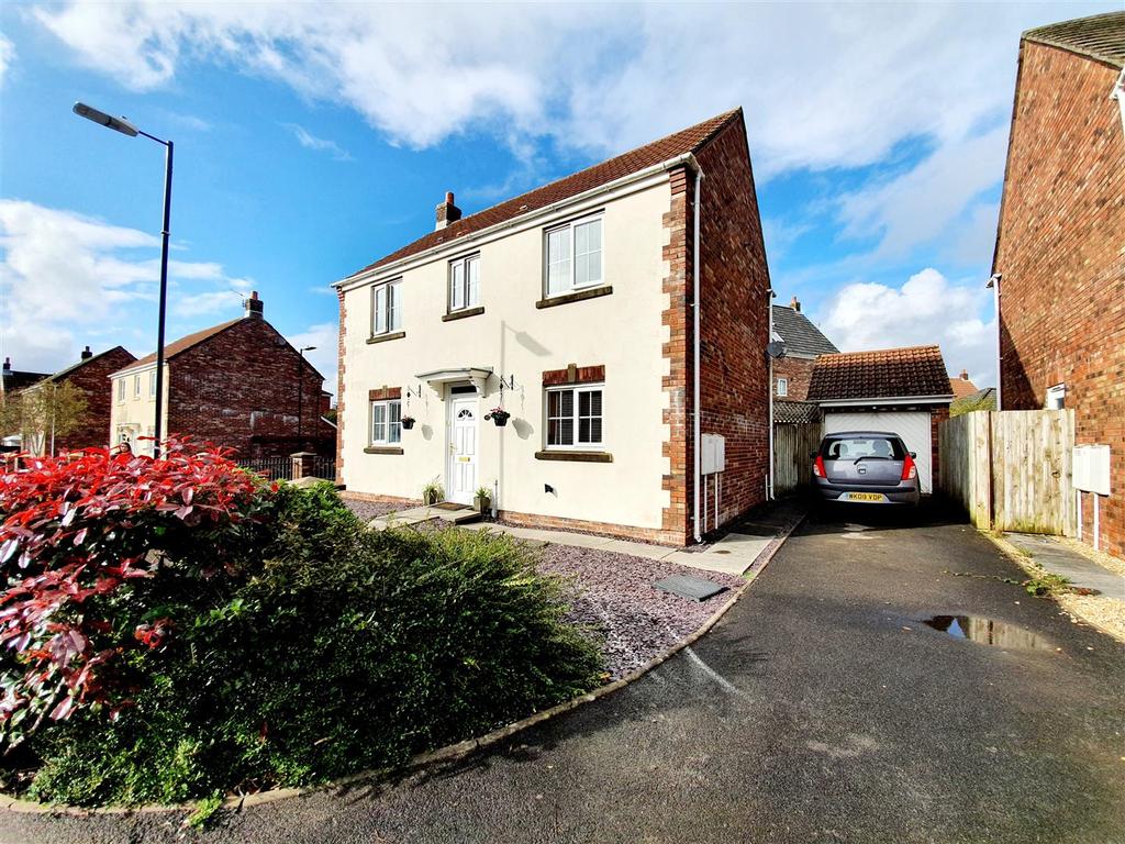 Y Llanerch, Pontlliw, Swansea, 3 bed detached house £245,000