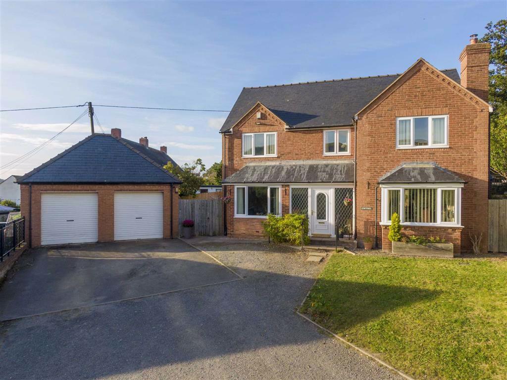 Welshpool, SY21 4 bed detached house £385,000