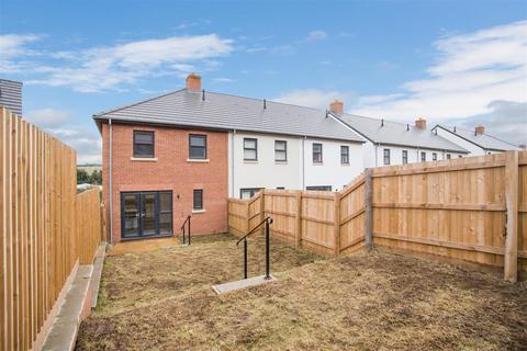 46 Tarka Way, Crediton, EX17 3FG