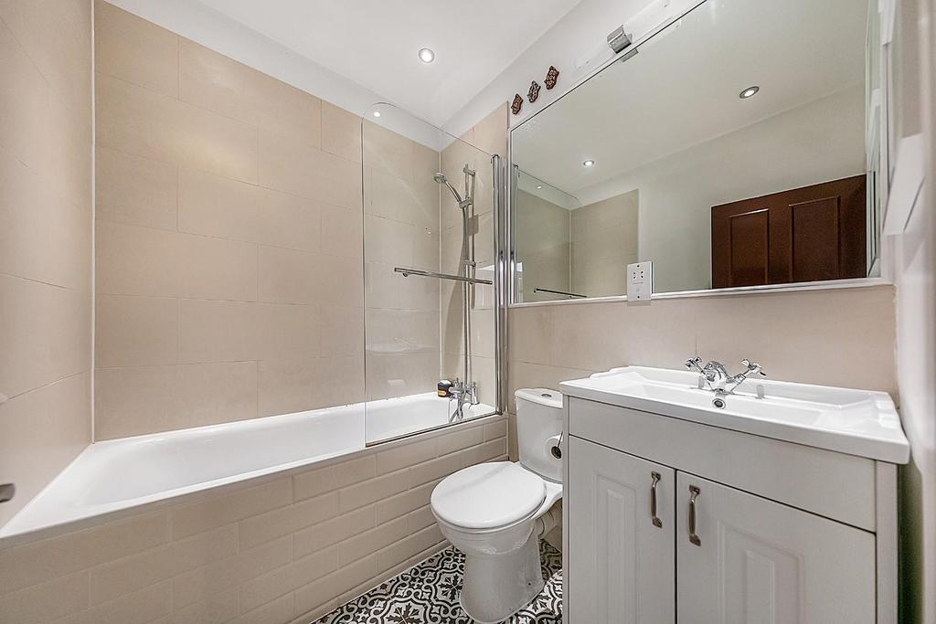 Family Bathroom.jpg