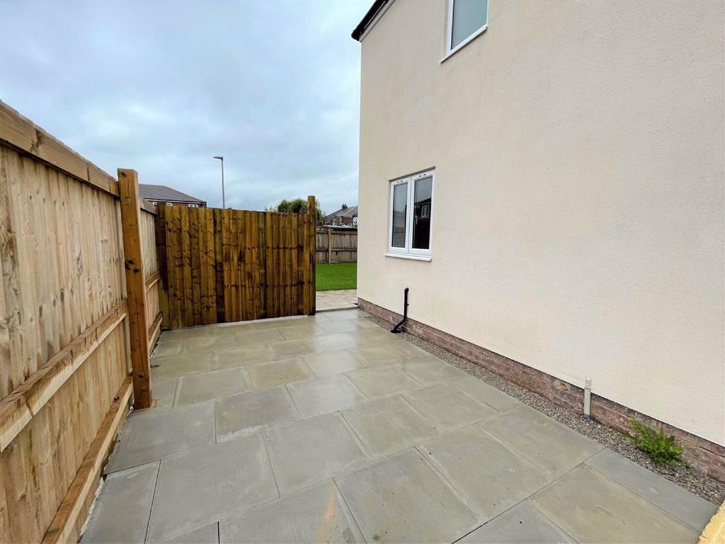 Hilda Street, Leigh 3 bed semidetached house £150,000