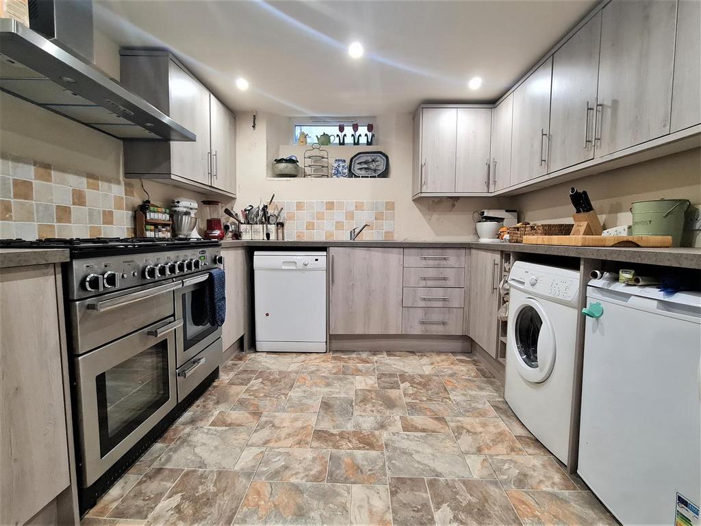 Kitchen/ dining room