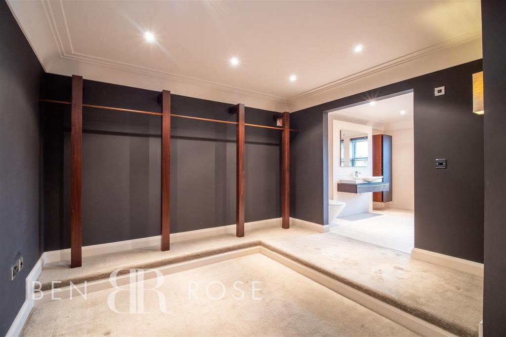 Walk-In Wardrobe