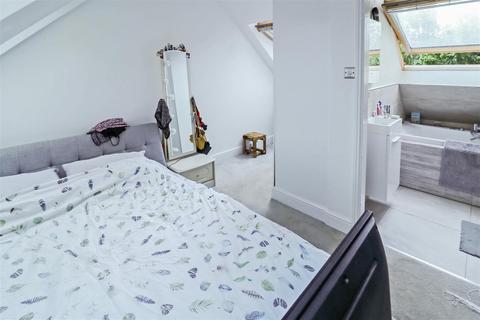 8 Miles Close, Harlow, CM19 4DX