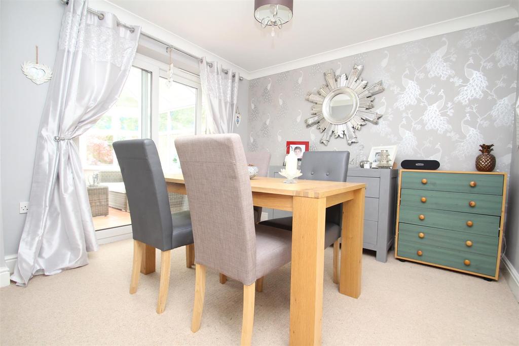 Chandlers Croft, Ibstock 4 bed detached house £320,000