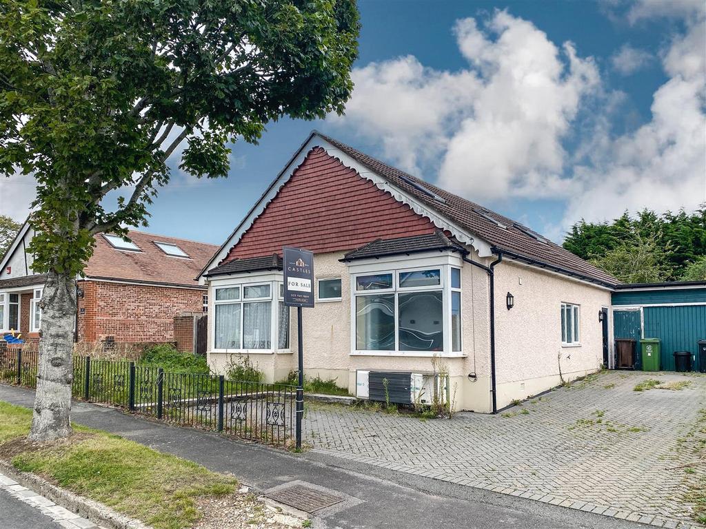 Lealand Road, Drayton 3 bed detached bungalow £600,000