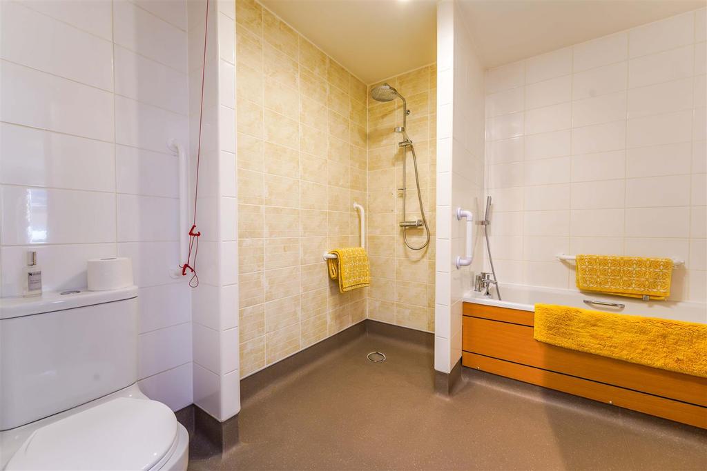 Bathroom 9 LC.jpg