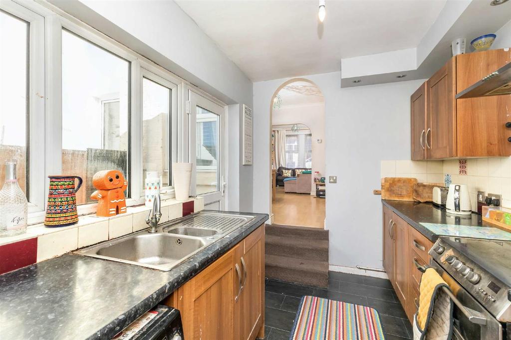 Redvers Road, Brighton 2 bed detached house £325,000